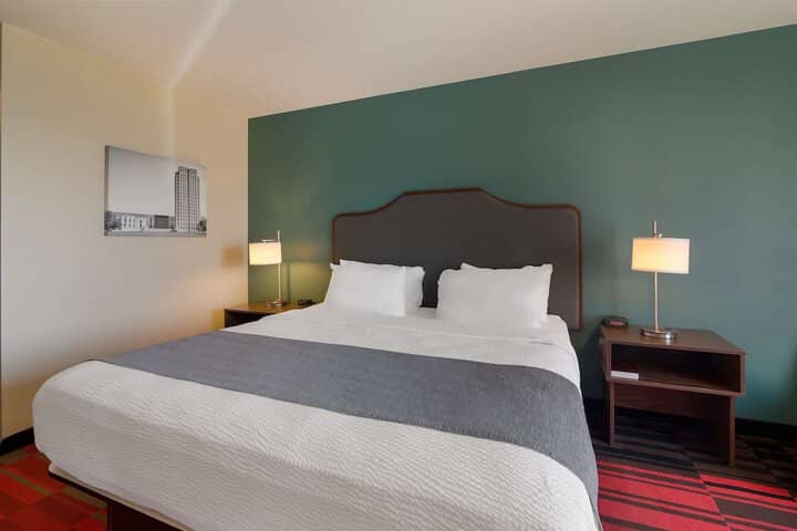 Room 8 of 29